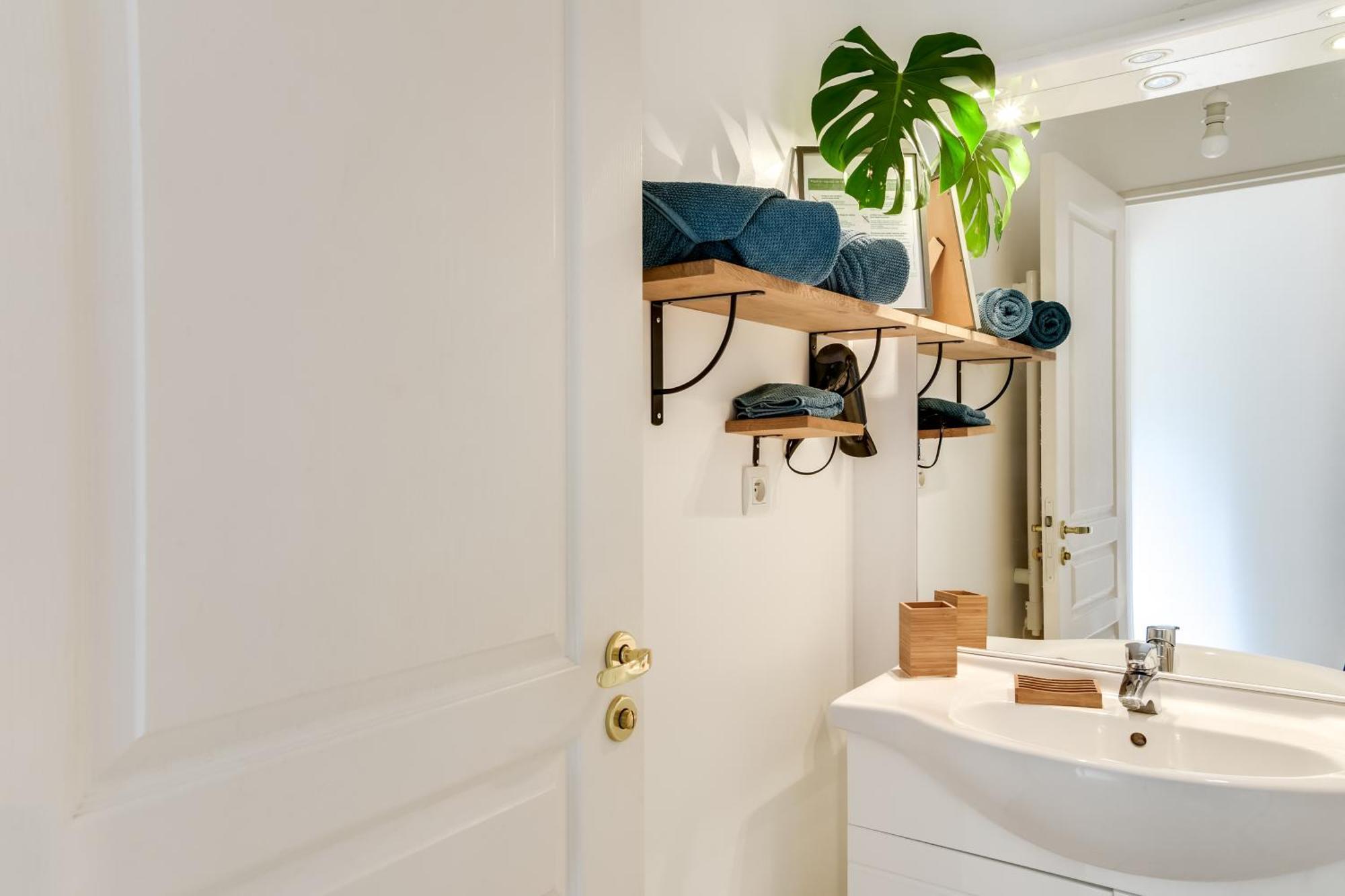 Votre Escale - Le Petit Montmartre Apartment Niort Luaran gambar