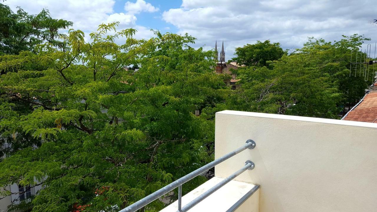 Votre Escale - Le Petit Montmartre Apartment Niort Luaran gambar